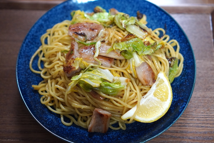 春キャベツと豚トロの塩焼きそば